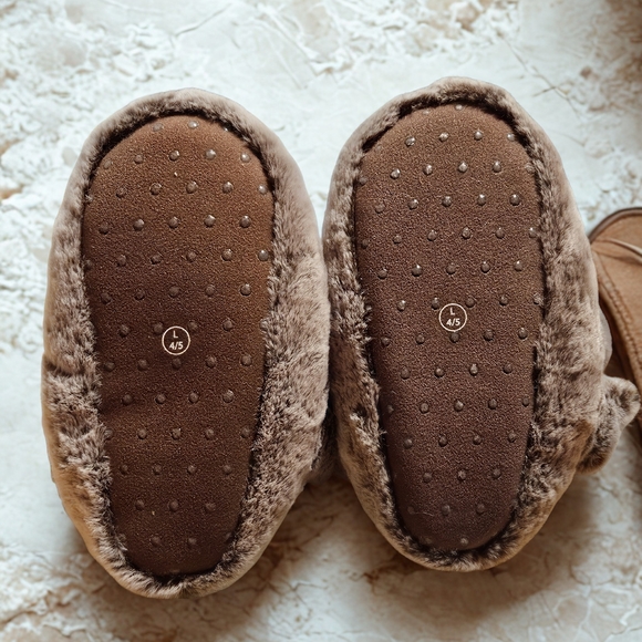 Cat & Jack - Kids' Brown Sloth Plush Slippers - Picture 3 of 3